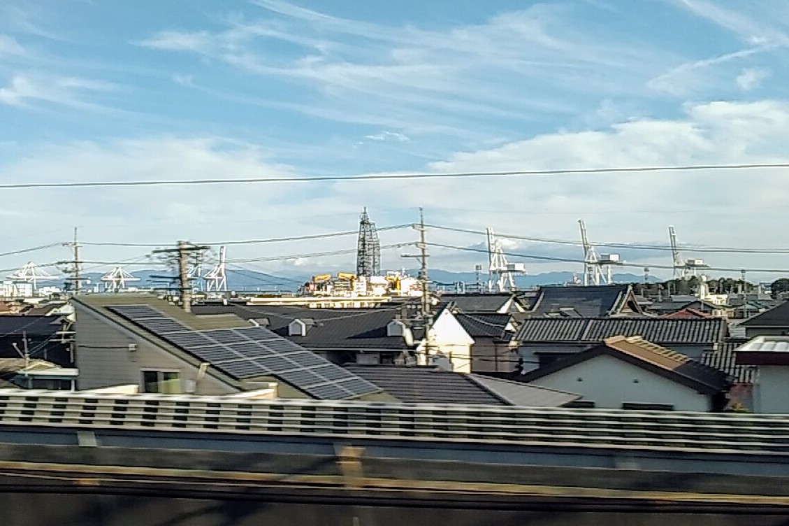 清水港とちきゅうの新幹線車窓写真