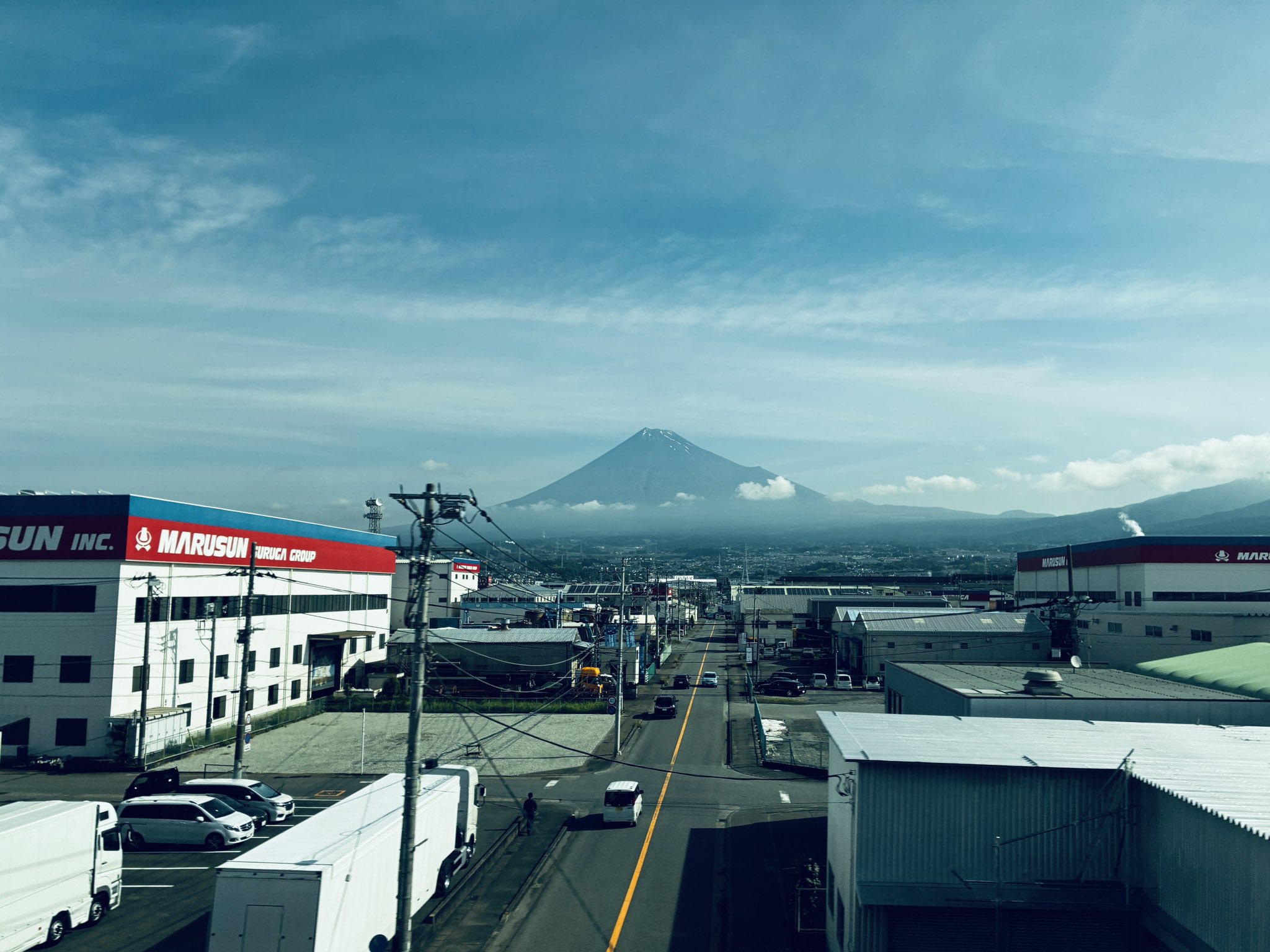 新幹線のE席側から見える富士山