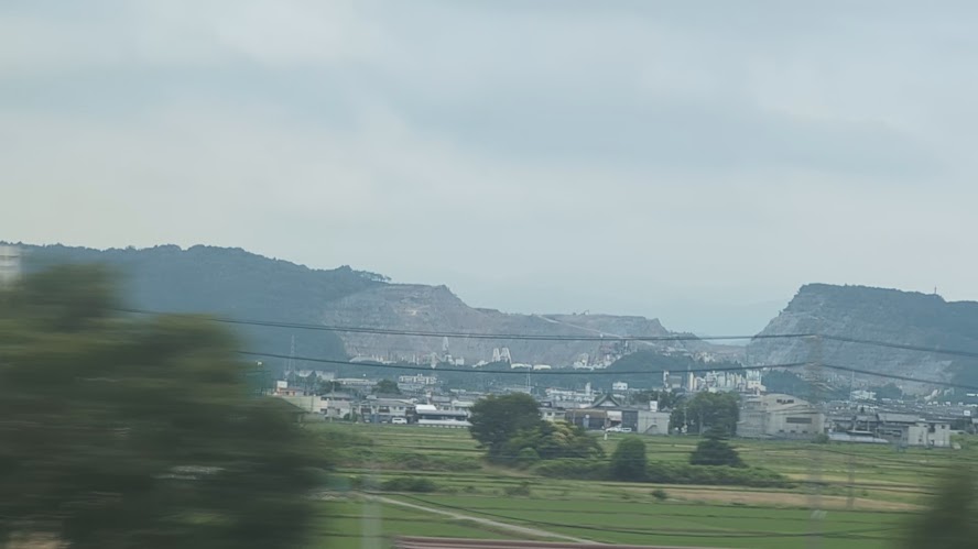 金生山の新幹線車窓写真