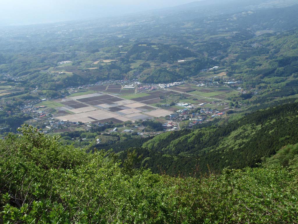 山々に囲まれた丹那盆地